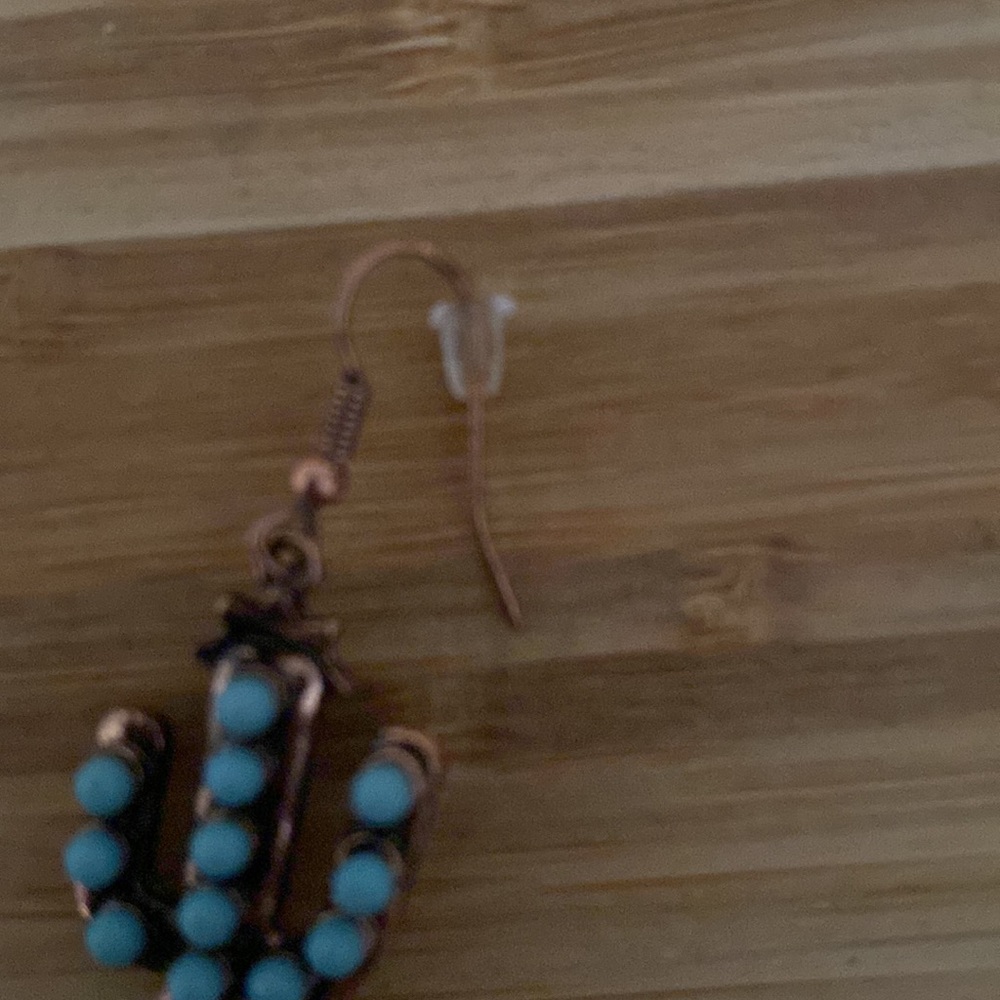 NWOT fun cactus shaped turquoise & copper colored Southwestern earrings - Picture 6 of 7